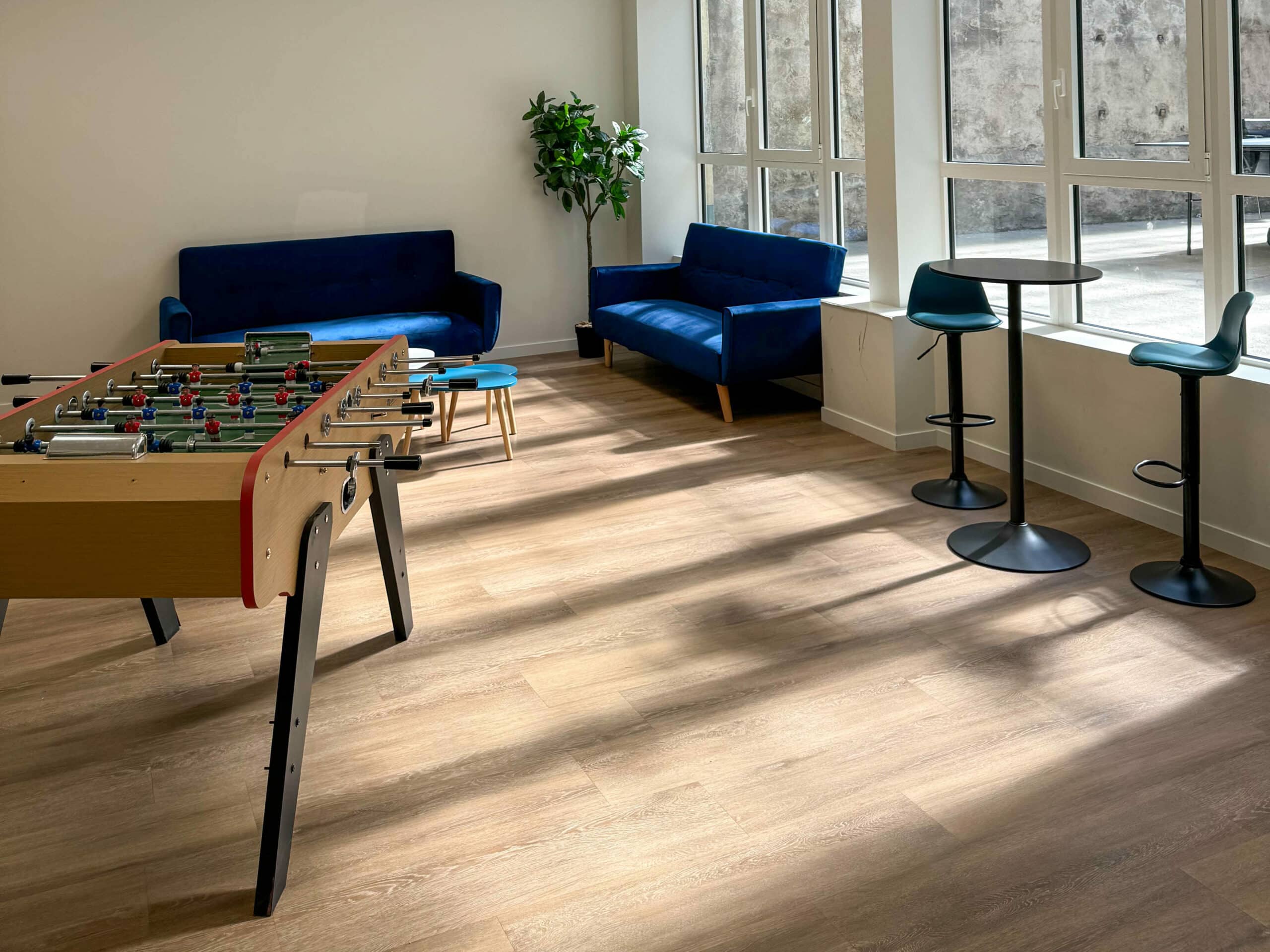 salle de pause avec babyfoot saint étienne