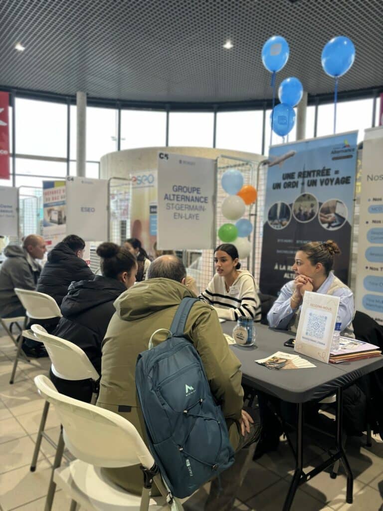 Stand Groupe Alternance au Salon de Poissy Yvelines