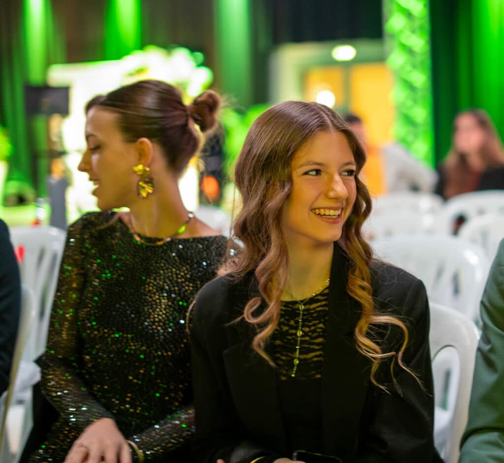 Pau - remise de diplômes. Photo d’une étudiante en BTS MCO