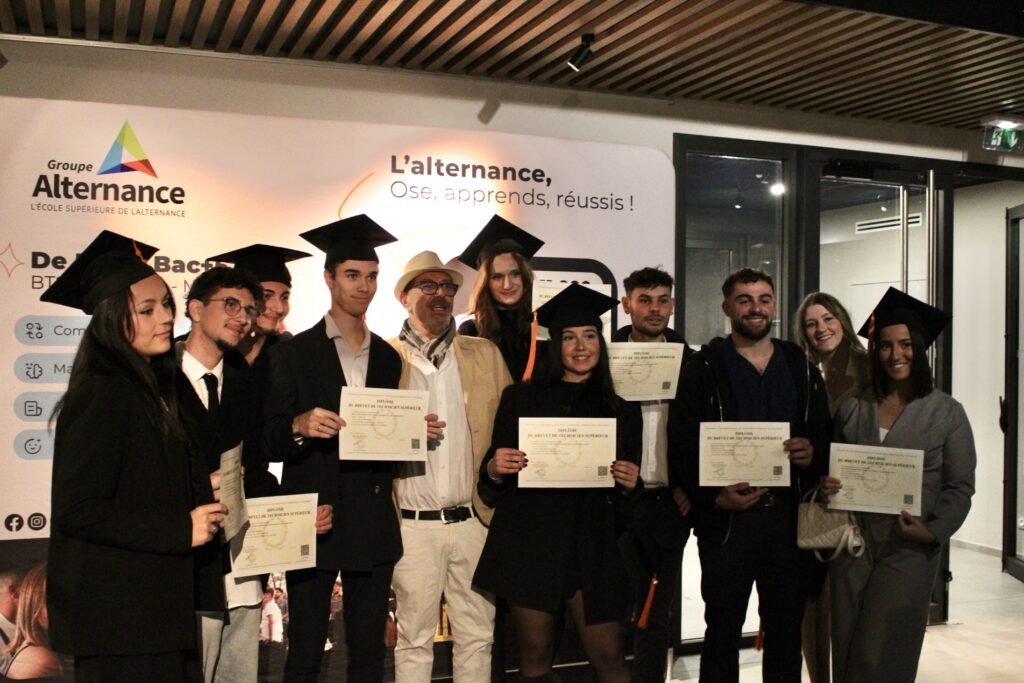 étudiants diplômés groupe alternance perpignan 2025
