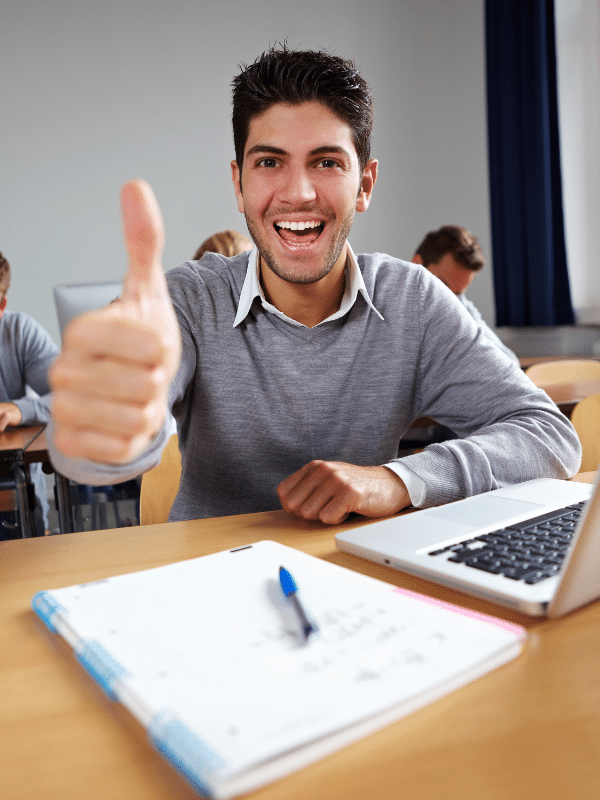 Étudiant satisfait du centre de Nice en Mastère Commercial et Marketing à Nice