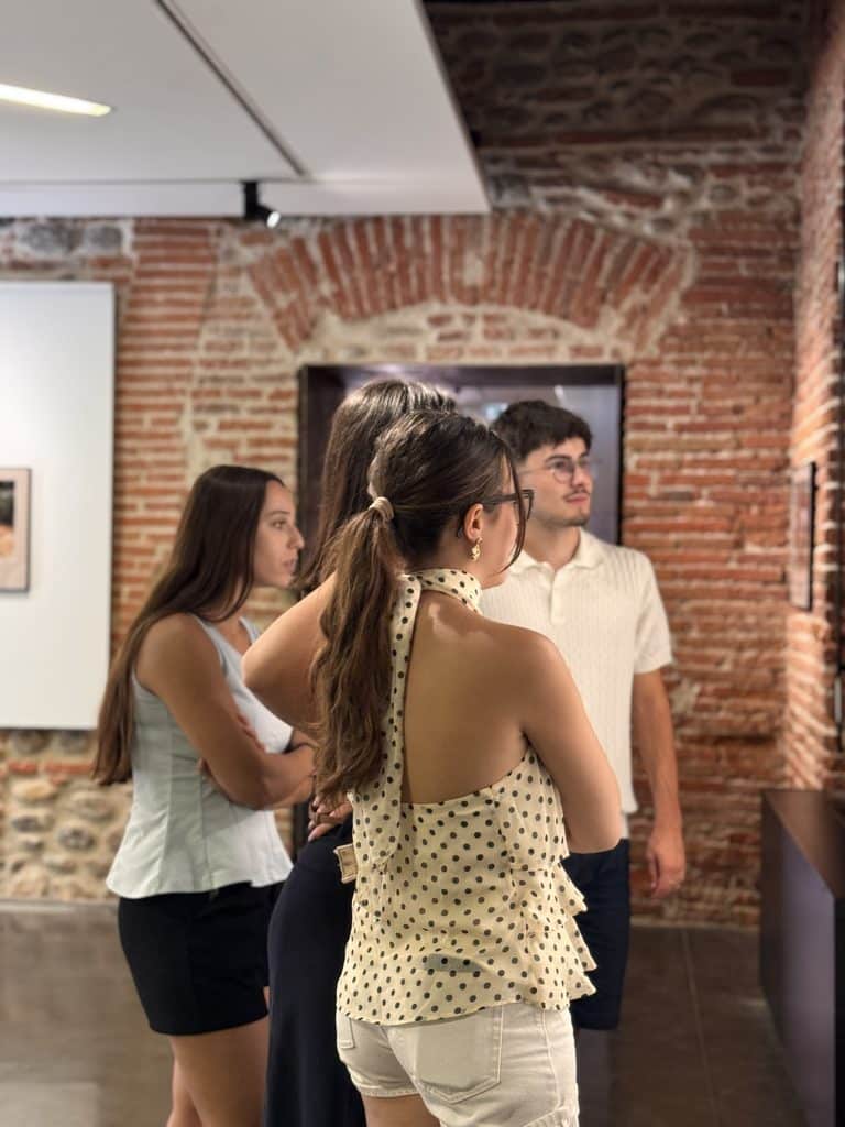 Étudiants de BTS Communication lors de la visite de Visa pour l’Image.